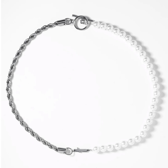 THRYFTY PEARLS/ROPE NECKLACE - Picture 3 of 8